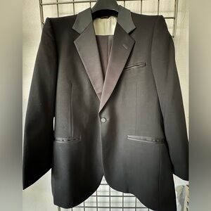 PIERRE CARDIN Paris- New York Black Tuxedo Suit Size 42R
